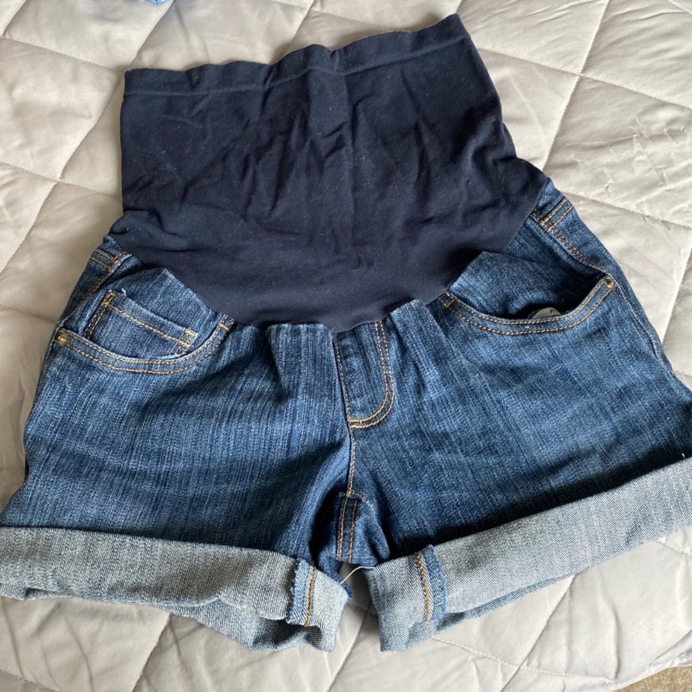 Maternity short …. oh baby by MOTHRRHOOD.